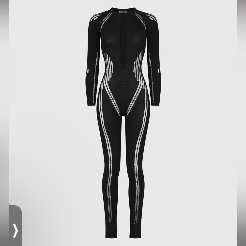 KNITTED CONTOUR JUMPSUIT - BLACK
